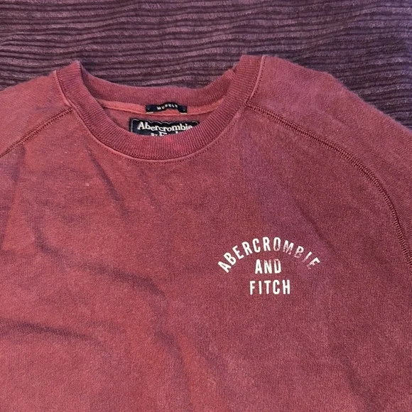 Abercrombie & Fitch Burgundy Crewneck - Picture 2 of 4